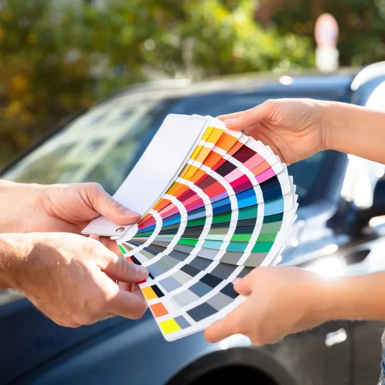 precisión con la carta de colores para coches en Recambios Centro | Consulta técnica de la carta de colores para coches